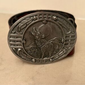 VTG Wolf Buckle Leather Belt western cowboy cowgirl vintage